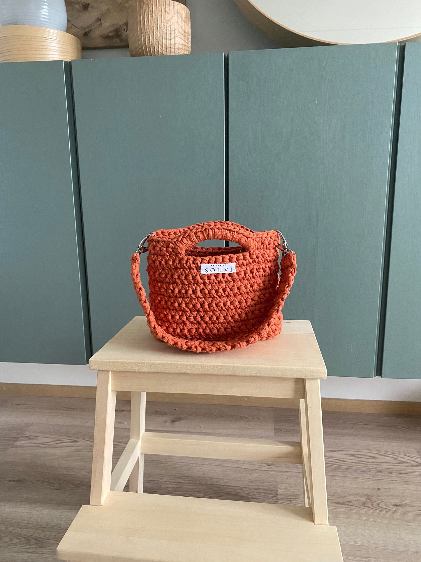 SOHVI -bag olkahihnalla / Yksivärinen (Valitse väri)