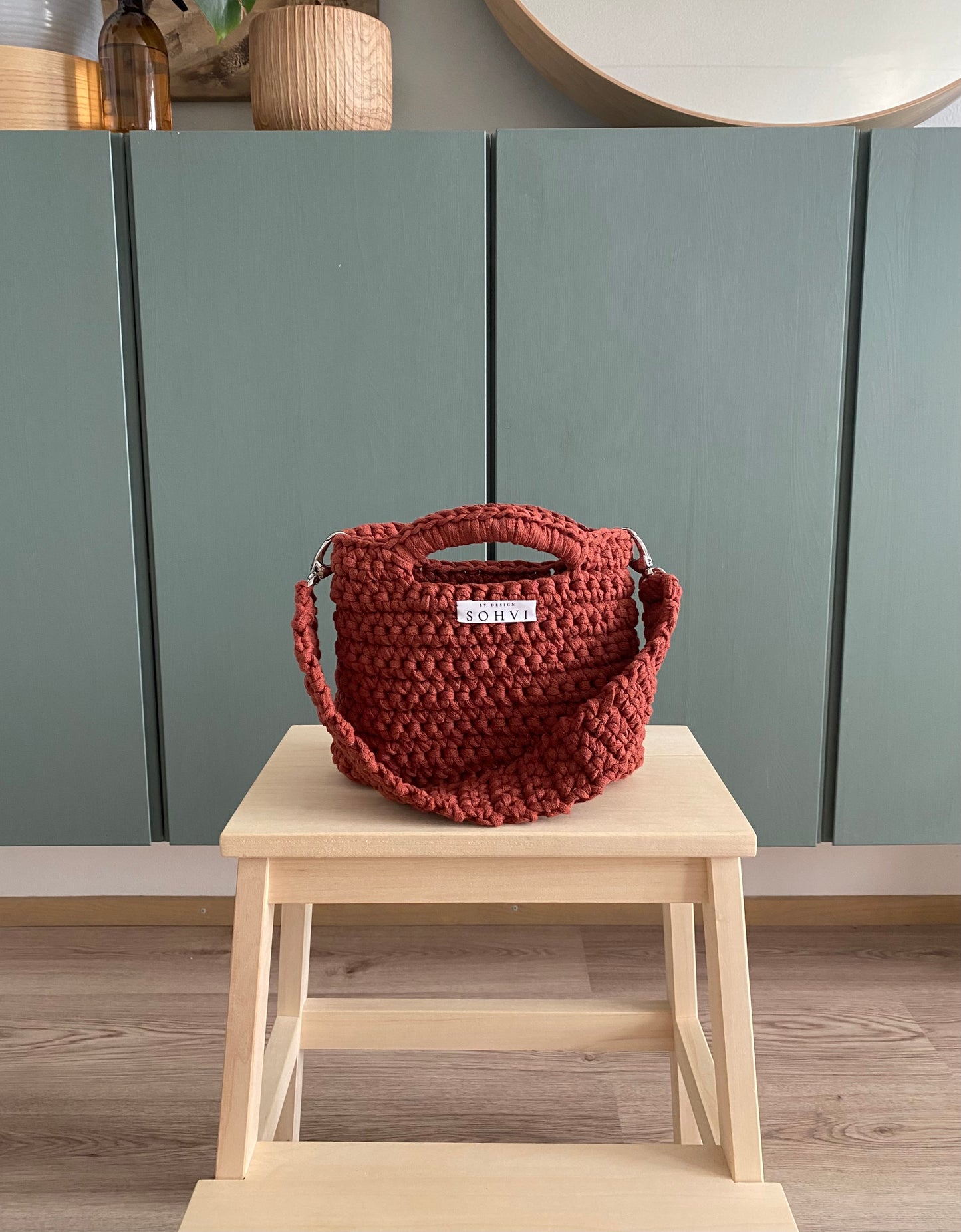 SOHVI -bag olkahihnalla / Yksivärinen (Valitse väri)